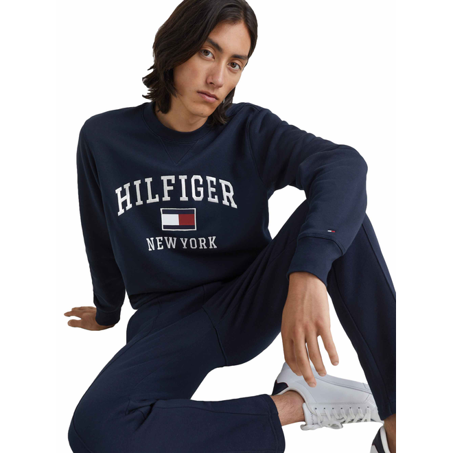 TOMMY HILFIGER OCIEPLANA BLUZA MĘSKA MODERN VARSITY SWEATSHIRT GRANATOWA MW0MW28755 DW5