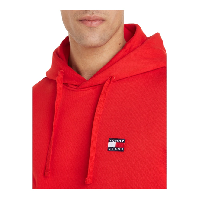 TOMMY HILFIGER BLUZA MĘSKA Z KAPTUREM TJM REG BADGE HOODIE EXT CZERWONA DM0DM17988 XNL